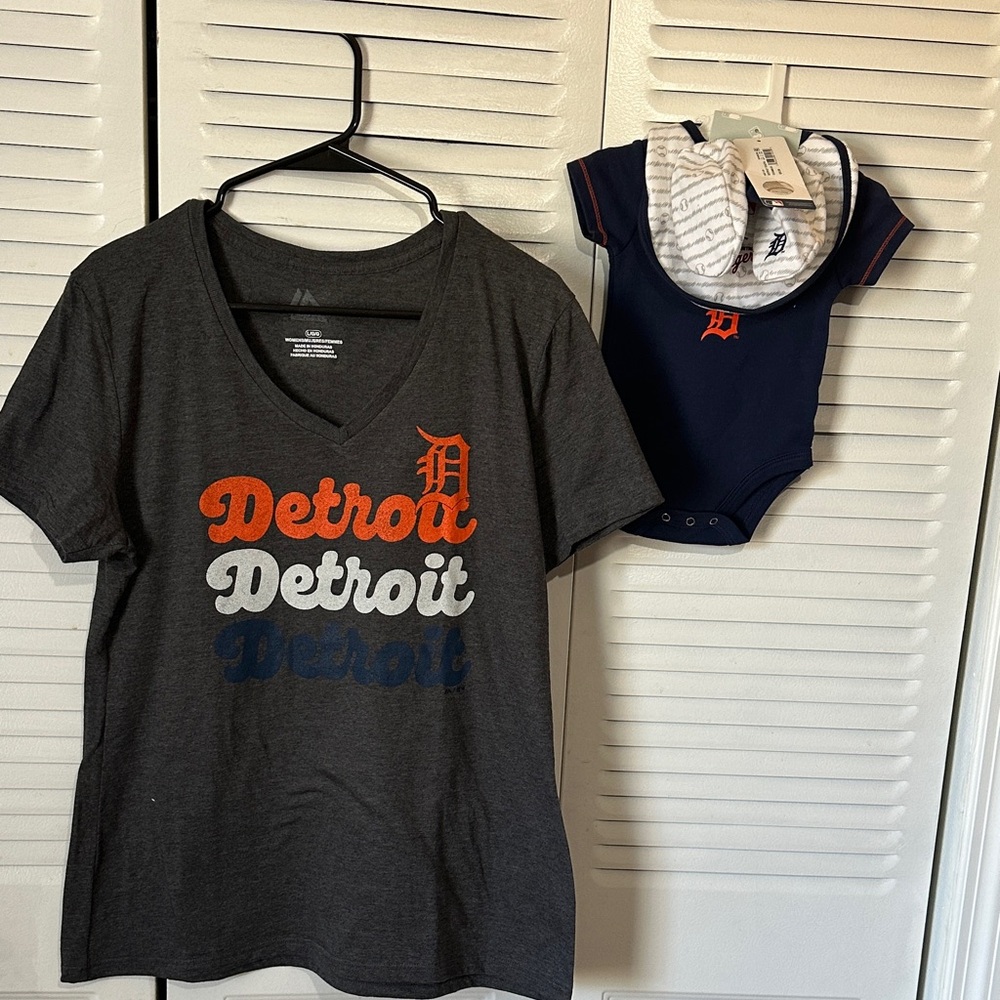 Detroit women’s TShirt and Onesie Set Bundle!! Mommy&me
